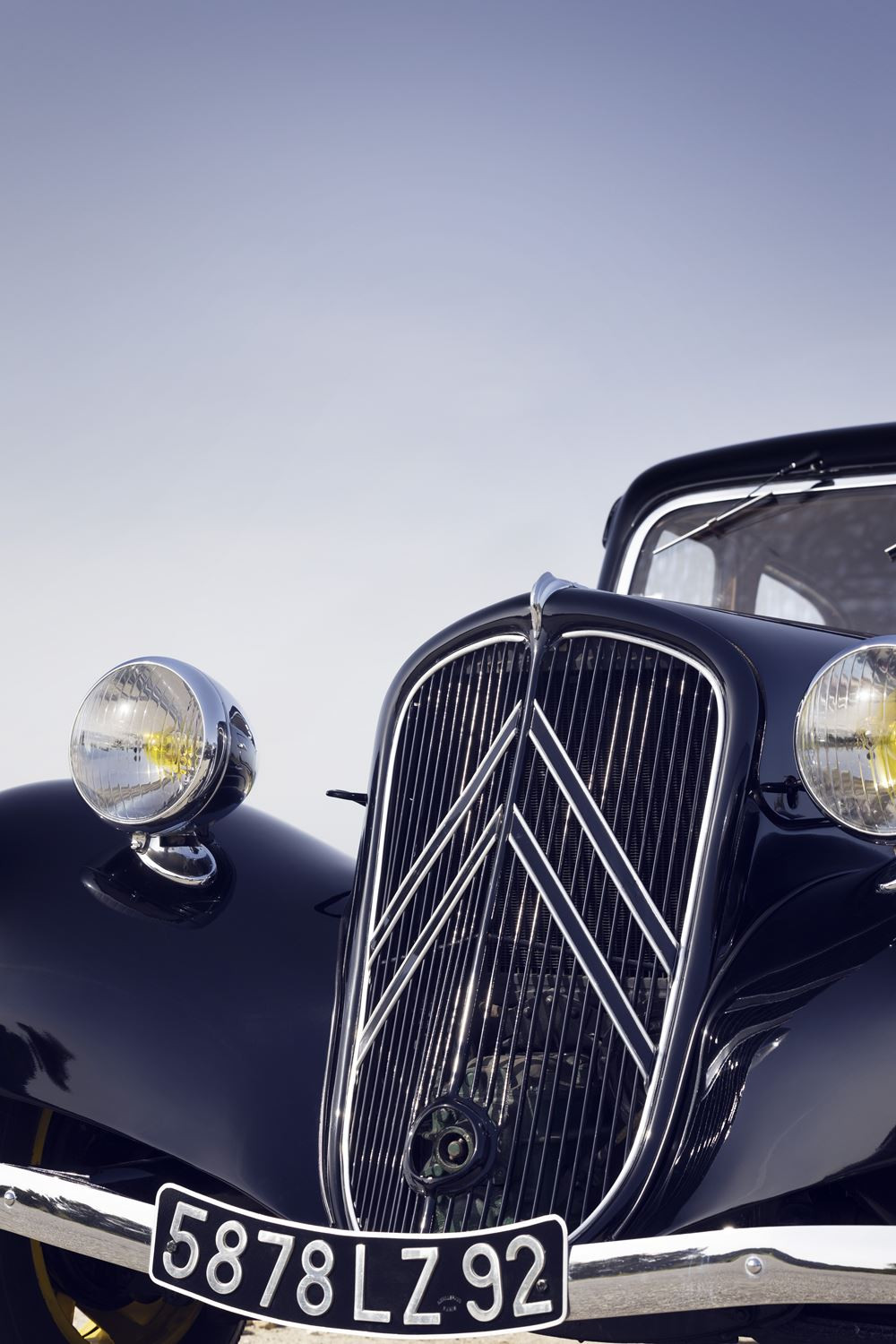 La Traction Avant de Citroën a ouvert la voie à l'automobile moderne avec le principe de roues avant motrices et directrices