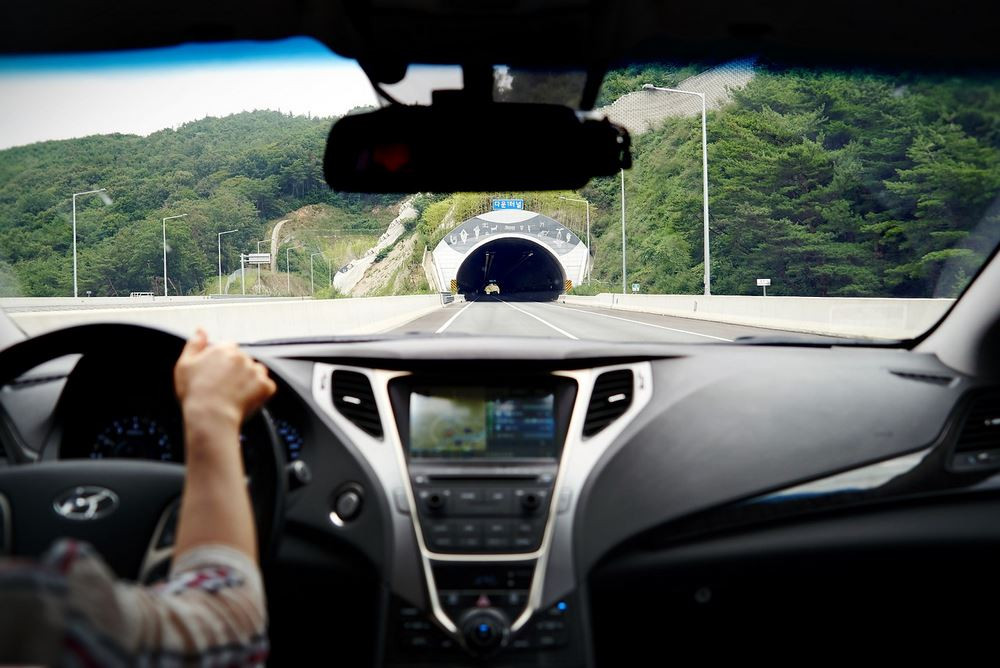 Les comportements dangereux au volant omniprésents chez les actifs