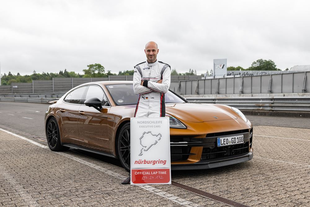 La Porsche Panamera établit un temps record de 7:24,17 minutes sur la Nordschleife du Nürburgring