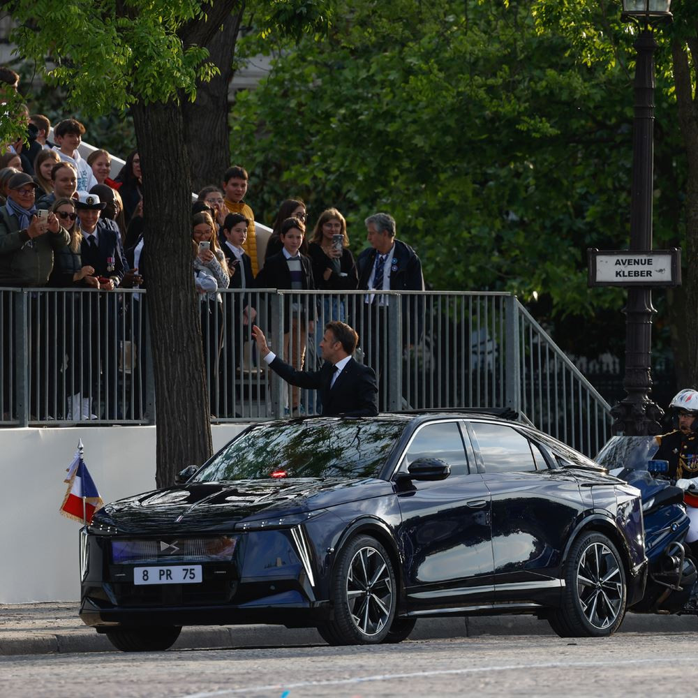 La DS N°8 Présidentielle participe aux commémorations de l'Armistice du 8 mai 1945