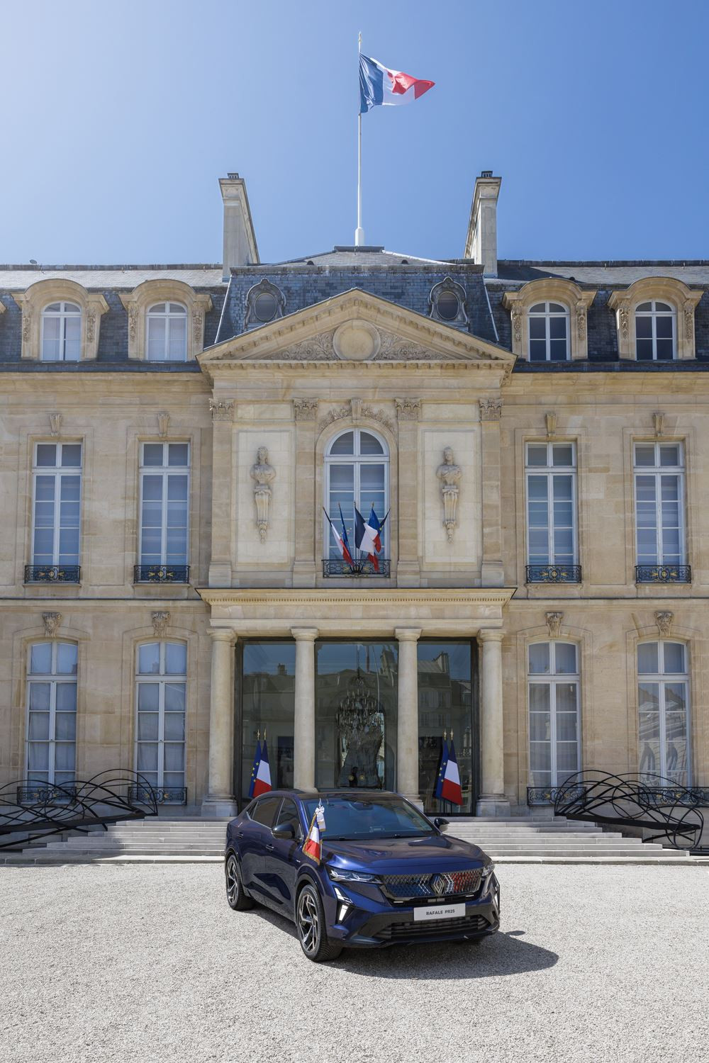 Le Renault Rafale Présidentiel est conçu spécifiquement pour la Présidence de la République