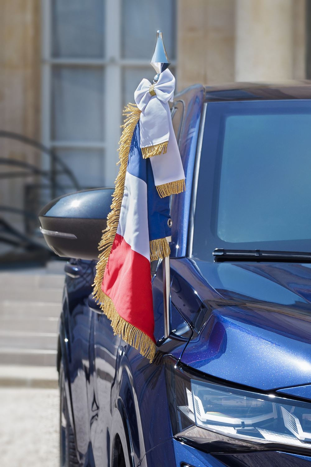 Le Renault Rafale Présidentiel est conçu spécifiquement pour la Présidence de la République