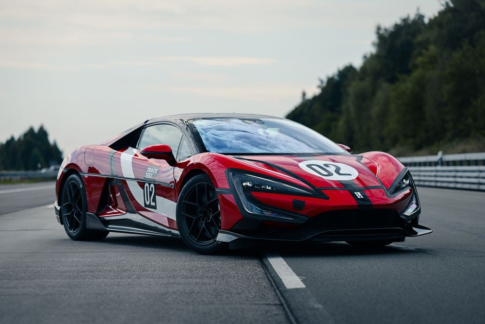 La Yangwang U9 Xtreme atteint une vitesse de 496,22 km/h sur la piste d'essais de l'Automotive Testing Papenburg