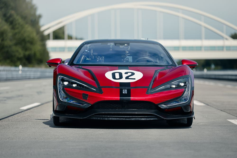 La Yangwang U9 Xtreme atteint une vitesse de 496,22 km/h sur la piste d'essais de l'Automotive Testing Papenburg