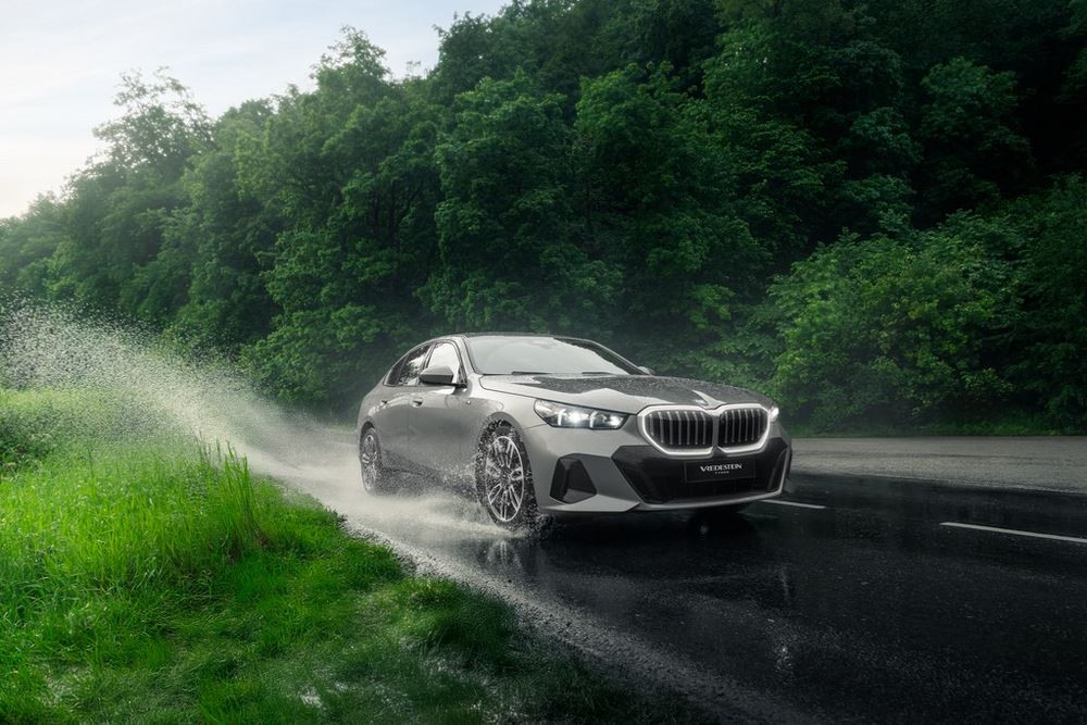 Plus d'un tiers des automobilistes sous-estiment la distance d'arrêt sur route humide