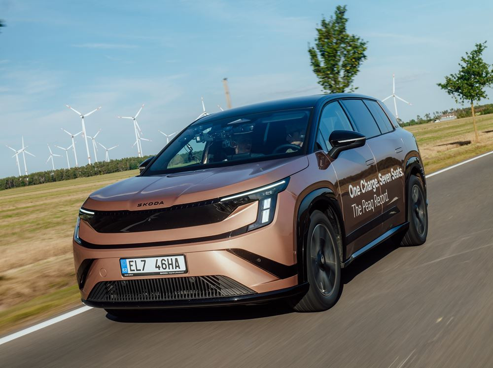 Le SUV électrique sept places Skoda Peaq parcourt 936 km avec une seule charge