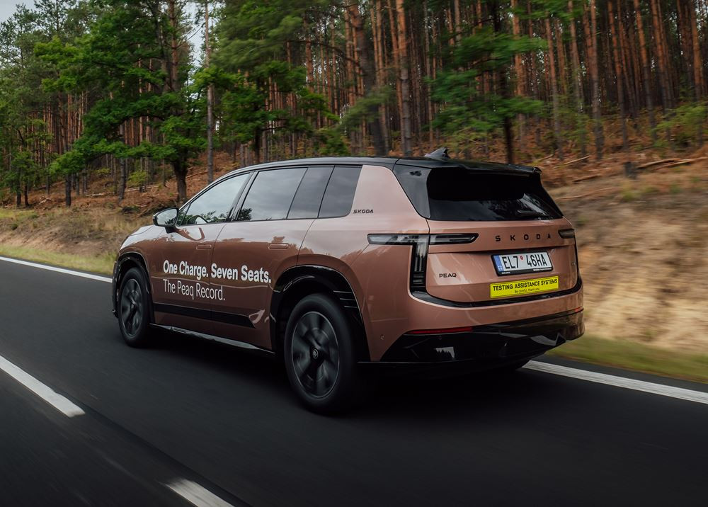 Le SUV électrique sept places Skoda Peaq parcourt 936 km avec une seule charge