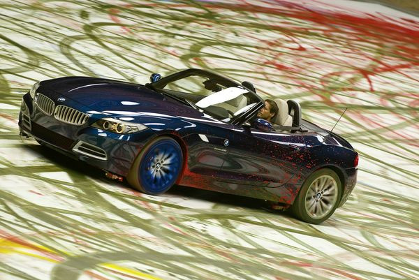 La nouvelle BMW Z4 s'exprime sur toile