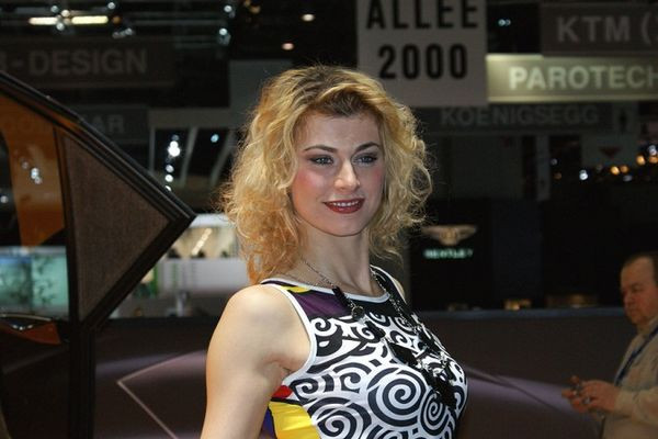 Le salon de Genève au travers de ses hôtesses