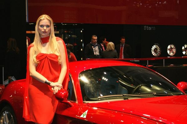 Le salon de Genève au travers de ses hôtesses
