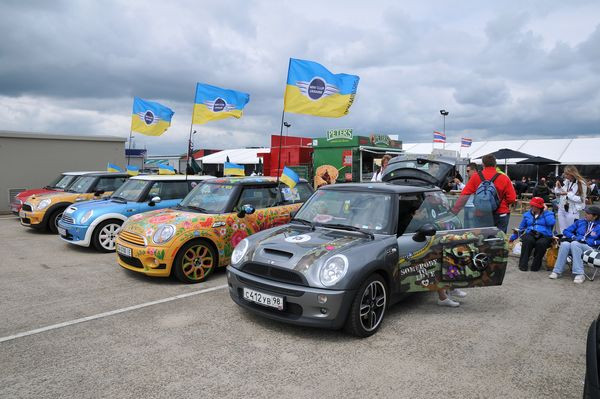 25 000 fans de MINI à Silverstone pour les 50 ans de la marque !
