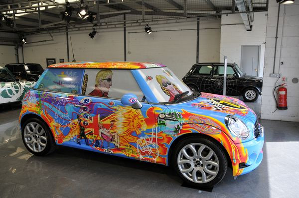 25 000 fans de MINI à Silverstone pour les 50 ans de la marque !