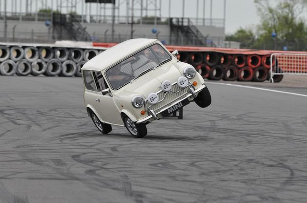 25 000 fans de MINI à Silverstone pour les 50 ans de la marque !