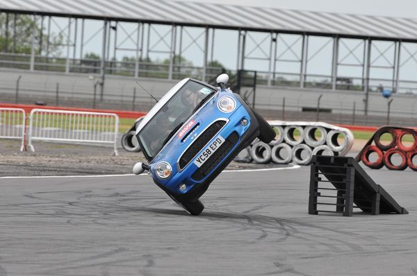 25 000 fans de MINI à Silverstone pour les 50 ans de la marque !