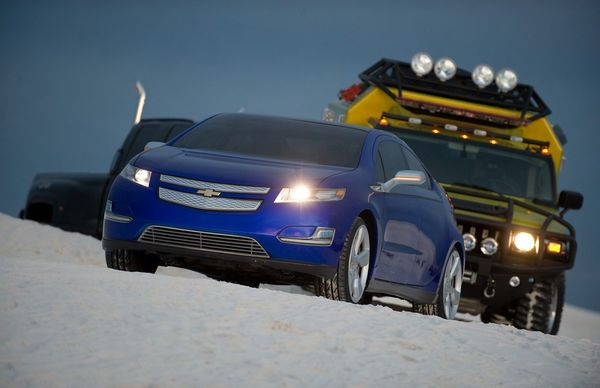 Des personnages basés sur des Chevrolet dans «Transformers 2 : La Revanche»