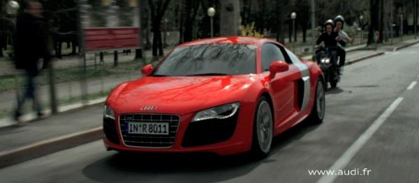 L’Audi R8 V10 fait sa pub à Maranello chez Ferrari