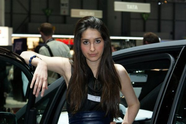 Le 80ème salon de l'automobile de Genève au travers de ses hôtesses