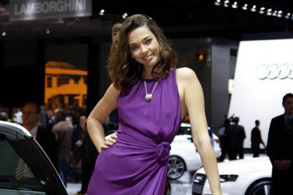 Le 80ème salon de l'automobile de Genève au travers de ses hôtesses