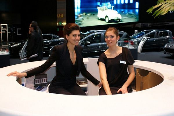 Le 80ème salon de l'automobile de Genève au travers de ses hôtesses