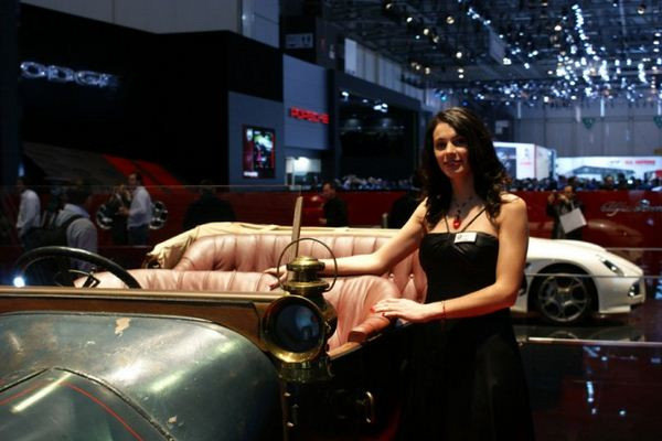 Le 80ème salon de l'automobile de Genève au travers de ses hôtesses