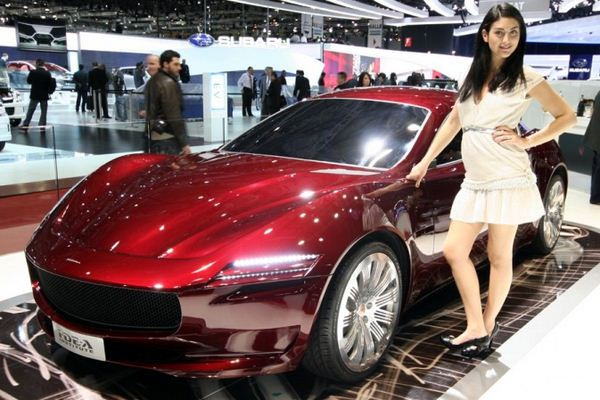 Le 80ème salon de l'automobile de Genève au travers de ses hôtesses