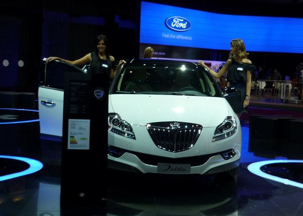 Le Mondial de l'Automobile de Paris au travers de ses hôtesses