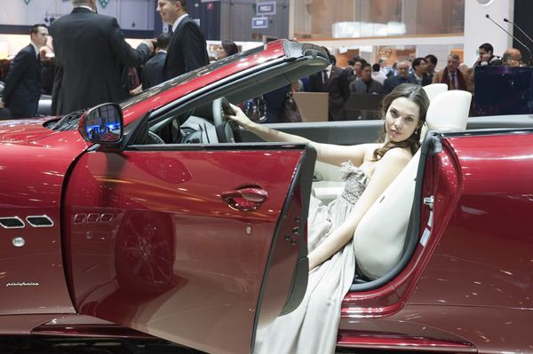 Le 81ème salon de l'automobile de Genève au travers de ses hôtesses