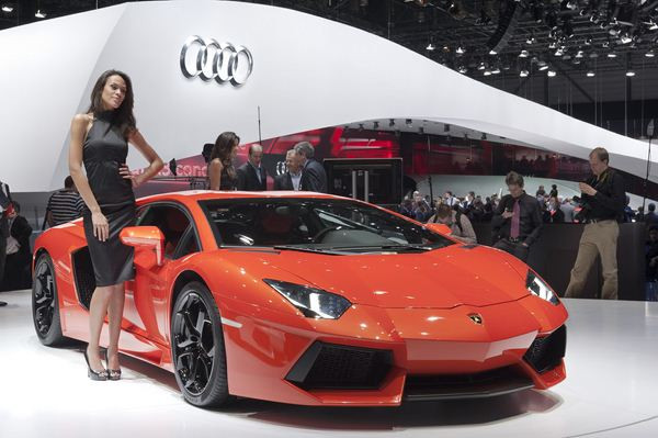 Le 81ème salon de l'automobile de Genève au travers de ses hôtesses