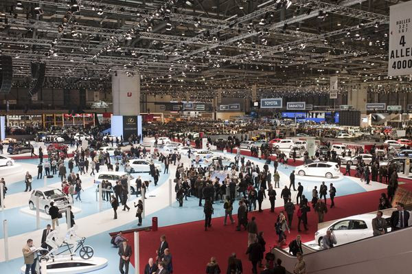 Le 81ème salon de l'automobile de Genève au travers de ses hôtesses
