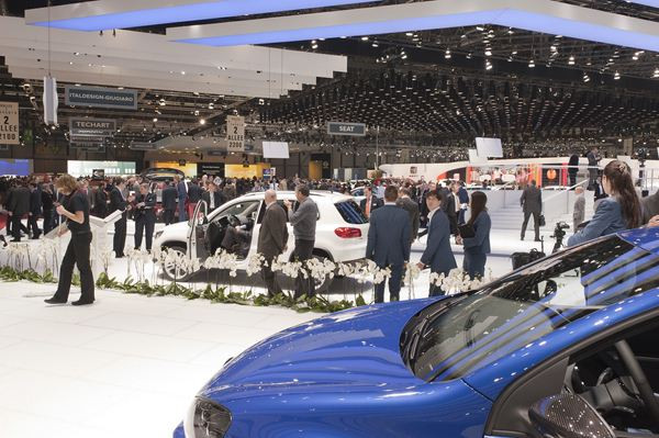 Le 81ème salon de l'automobile de Genève au travers de ses hôtesses