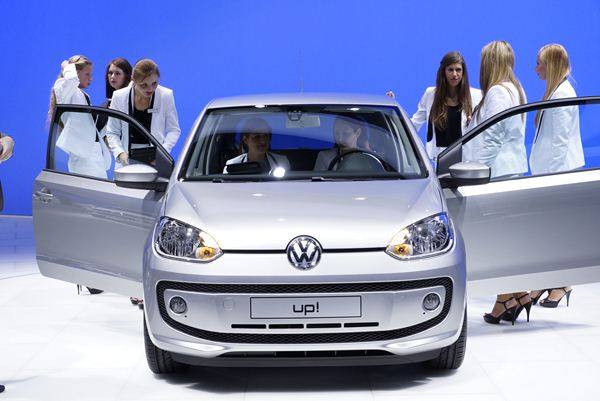 Le 64ème salon de l'automobile de Francfort au travers de ses hôtesses