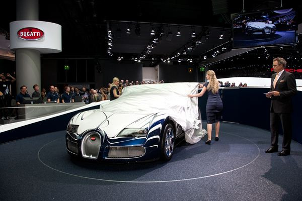 Le 64ème salon de l'automobile de Francfort au travers de ses hôtesses