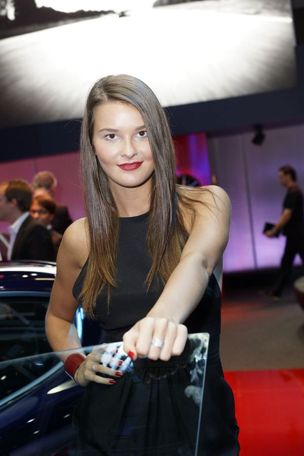 Le 64ème salon de l'automobile de Francfort au travers de ses hôtesses