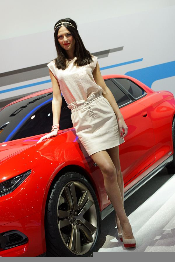 Le 82ème salon de l'automobile de Genève au travers de ses hôtesses