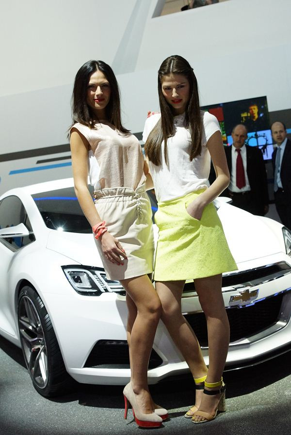 Le 82ème salon de l'automobile de Genève au travers de ses hôtesses