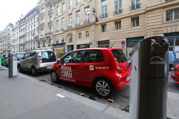 La Seat Mii adopte un ton décalé pour raconter les désagréments des transports en commun