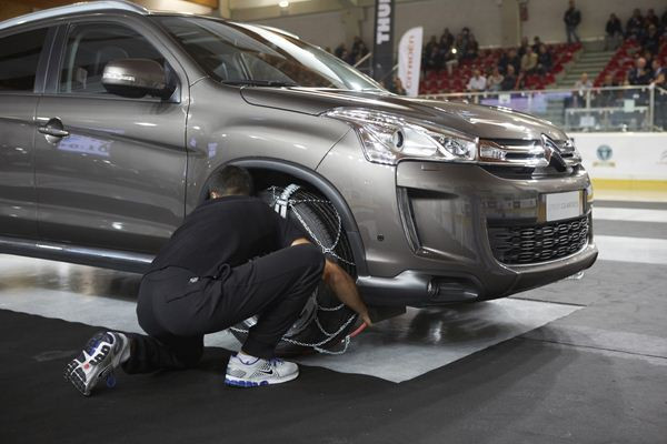 Neuf secondes pour monter la chaîne à neige Thule Easy-fit