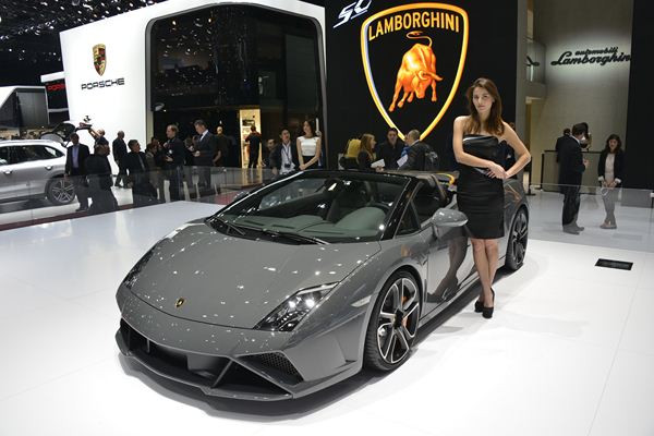 Le 83ème salon international de l'automobile de Genève au travers de ses hôtesses