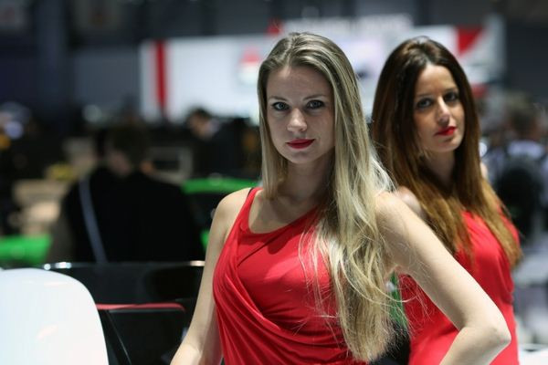 Le 83ème salon international de l'automobile de Genève au travers de ses hôtesses