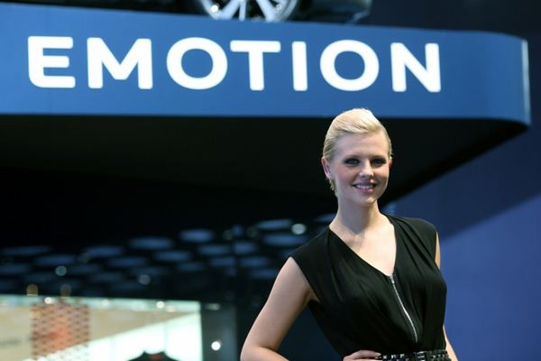 Le 83ème salon international de l'automobile de Genève au travers de ses hôtesses