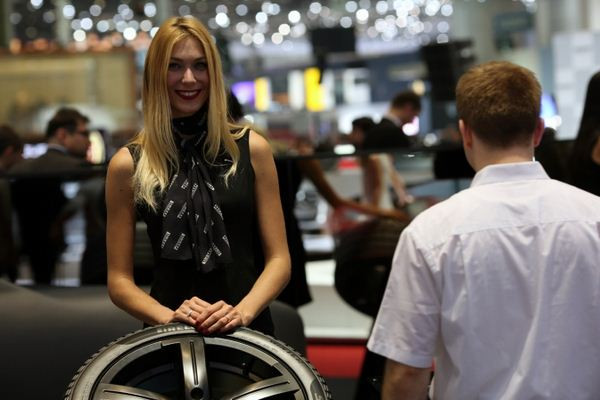 Le 83ème salon international de l'automobile de Genève au travers de ses hôtesses
