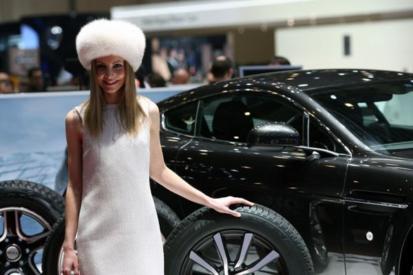 Le 83ème salon international de l'automobile de Genève au travers de ses hôtesses