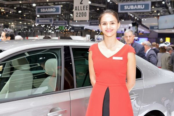 Le 83ème salon international de l'automobile de Genève au travers de ses hôtesses