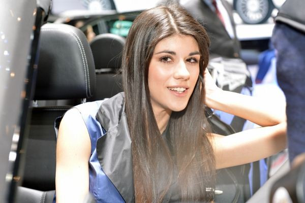 Le 83ème salon international de l'automobile de Genève au travers de ses hôtesses