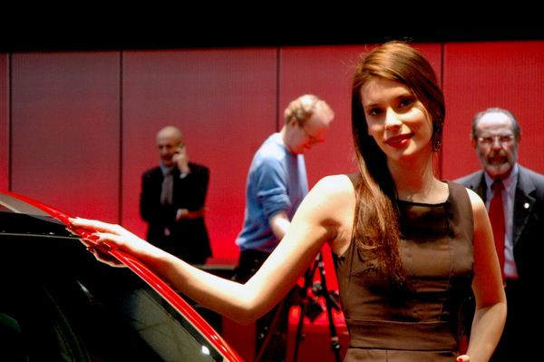 Le 83ème salon international de l'automobile de Genève au travers de ses hôtesses