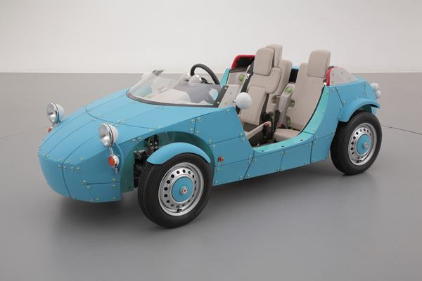 Un concept Toyota de petit cabriolet familial constitué de 57 panneaux amovibles