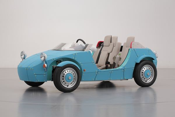 Un concept Toyota de petit cabriolet familial constitué de 57 panneaux amovibles