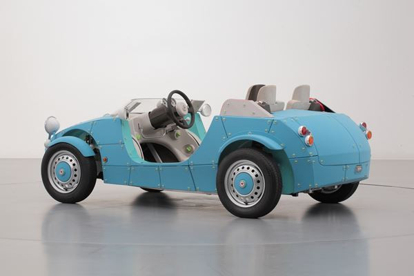 Un concept Toyota de petit cabriolet familial constitué de 57 panneaux amovibles