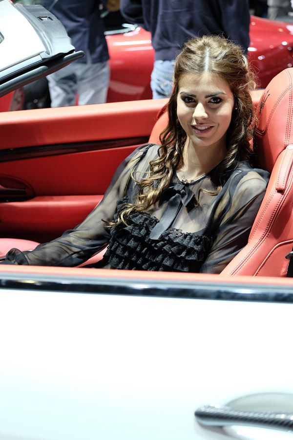 Le 84ème salon international de l'automobile de Genève au travers de ses hôtesses