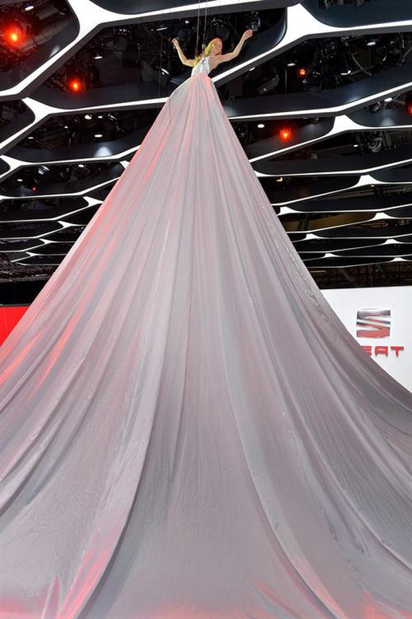 Le 84ème salon international de l'automobile de Genève au travers de ses hôtesses